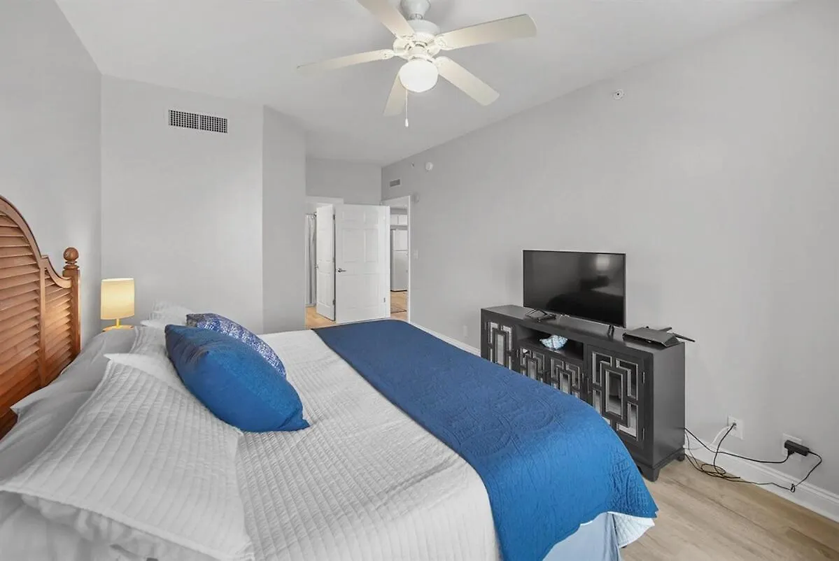 Calypso 1706 East Direct Gulf Front 3Br 2 Kings 2Ba Apartment Panama City Beach United States
