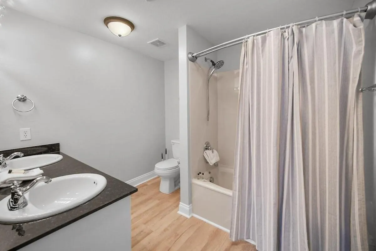 Calypso 1706 East Direct Gulf Front 3Br 2 Kings 2Ba Apartment Panama City Beach